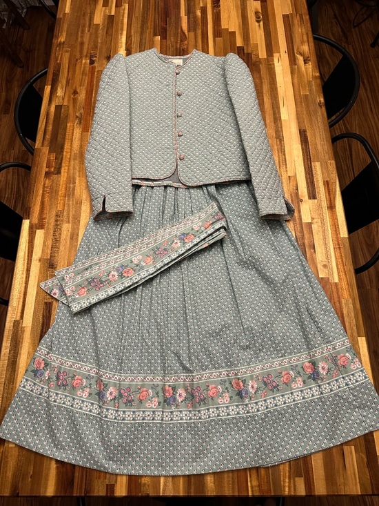 Vera Bradley Dresses & Skirts - Vera Bradley “Green Mist” Floral Quilted Jacket and Skirt